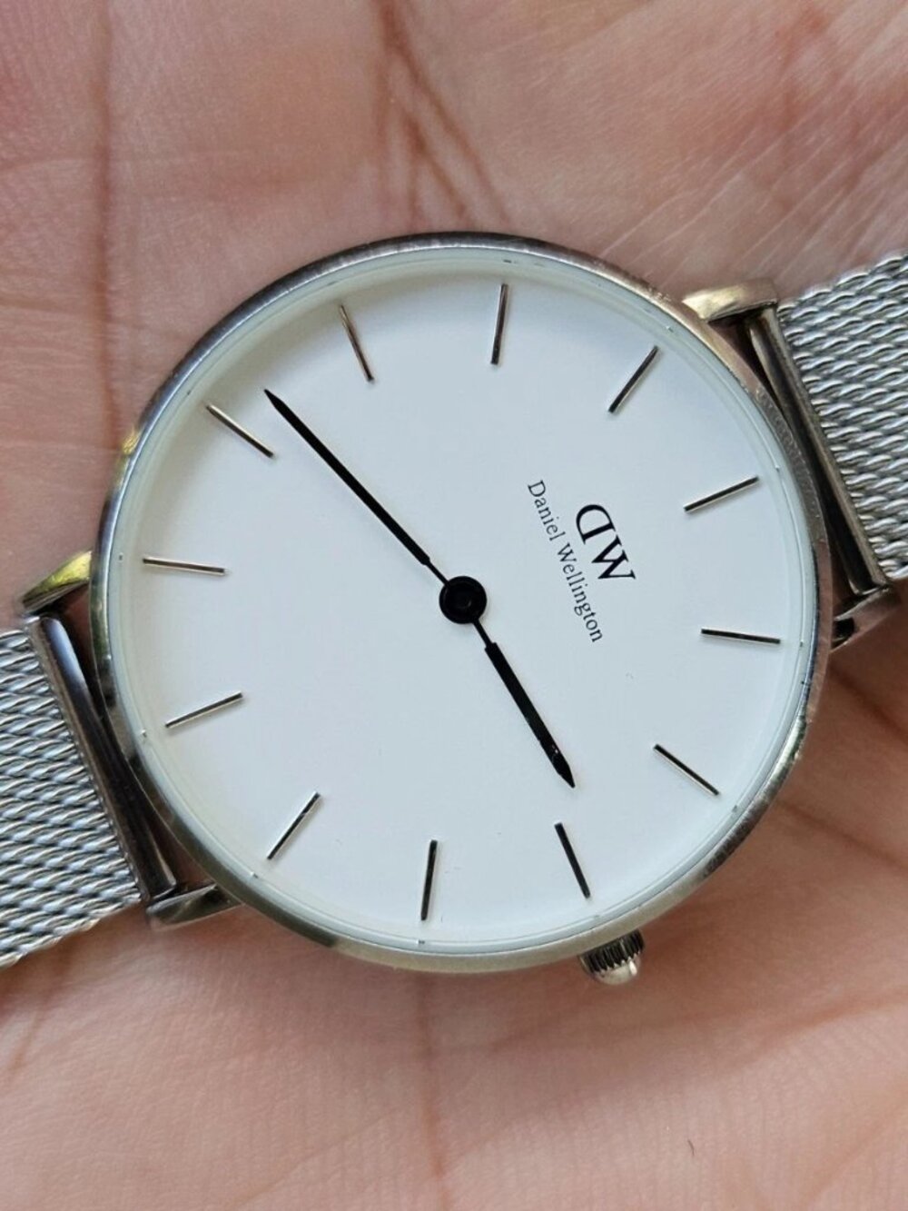 Daniel Wellington Wristwatch Silver Tone Mesh Metal Strap Quartz Unisex Watch